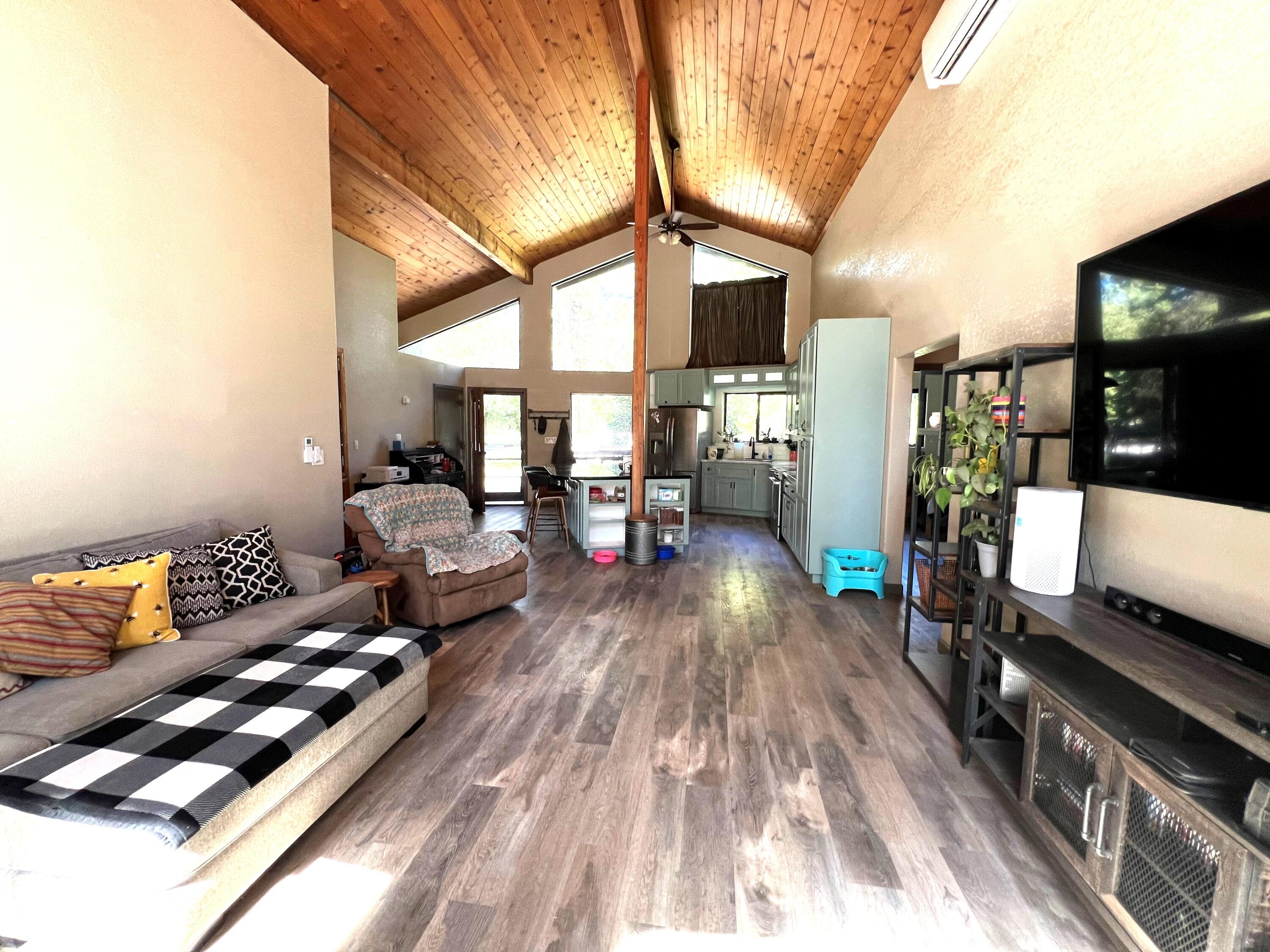 35235 South Chiloquin Road Chiloquin, OR 97624 - Photo 23 of 85 Living Area 2