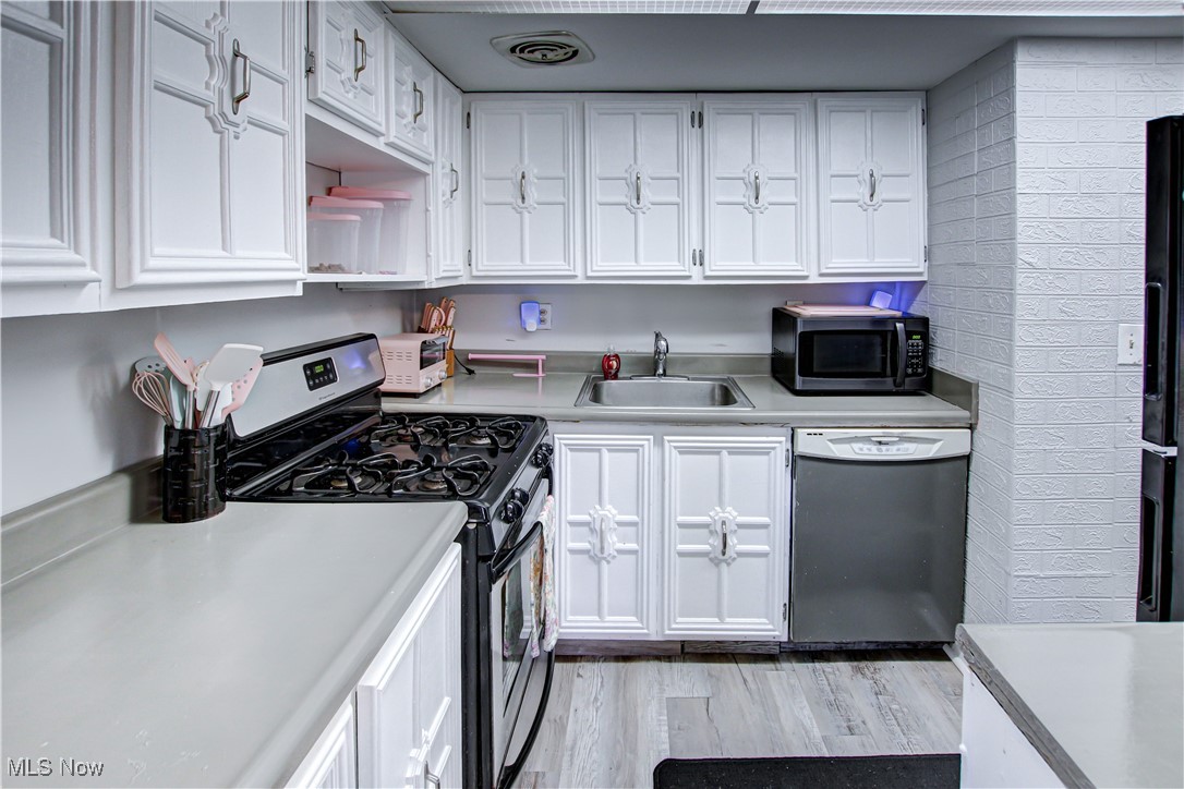 930 Wadsworth Road, Unit A2 Medina, OH 44256 - Photo 2 of 21 Gallery Image 2