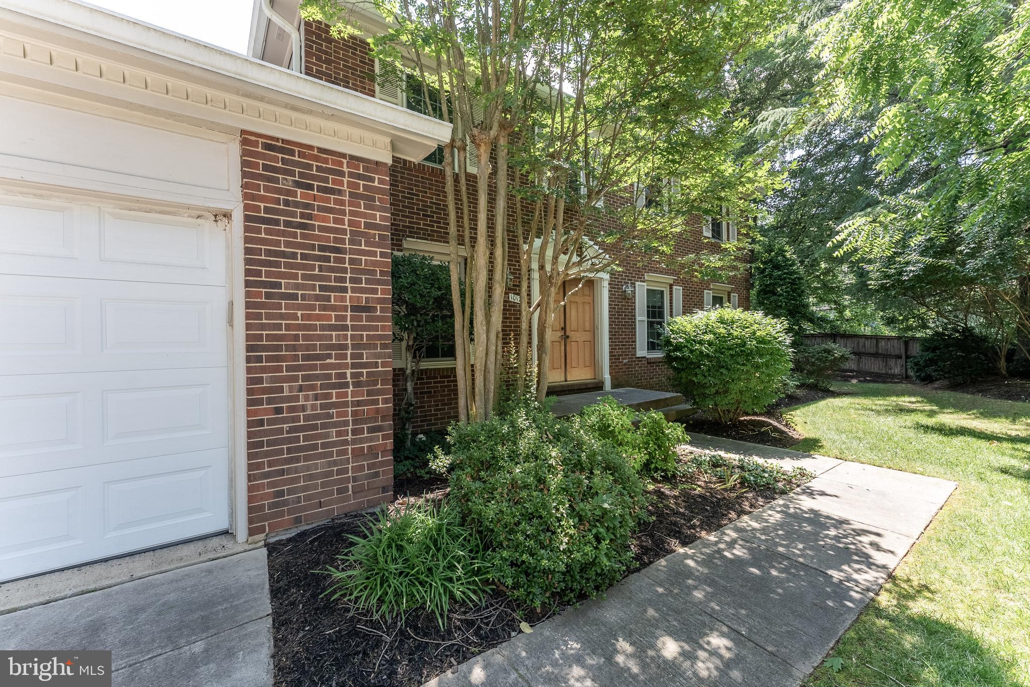 10127 Red Spruce Road Fairfax, VA 22032 - Photo 11 of 53