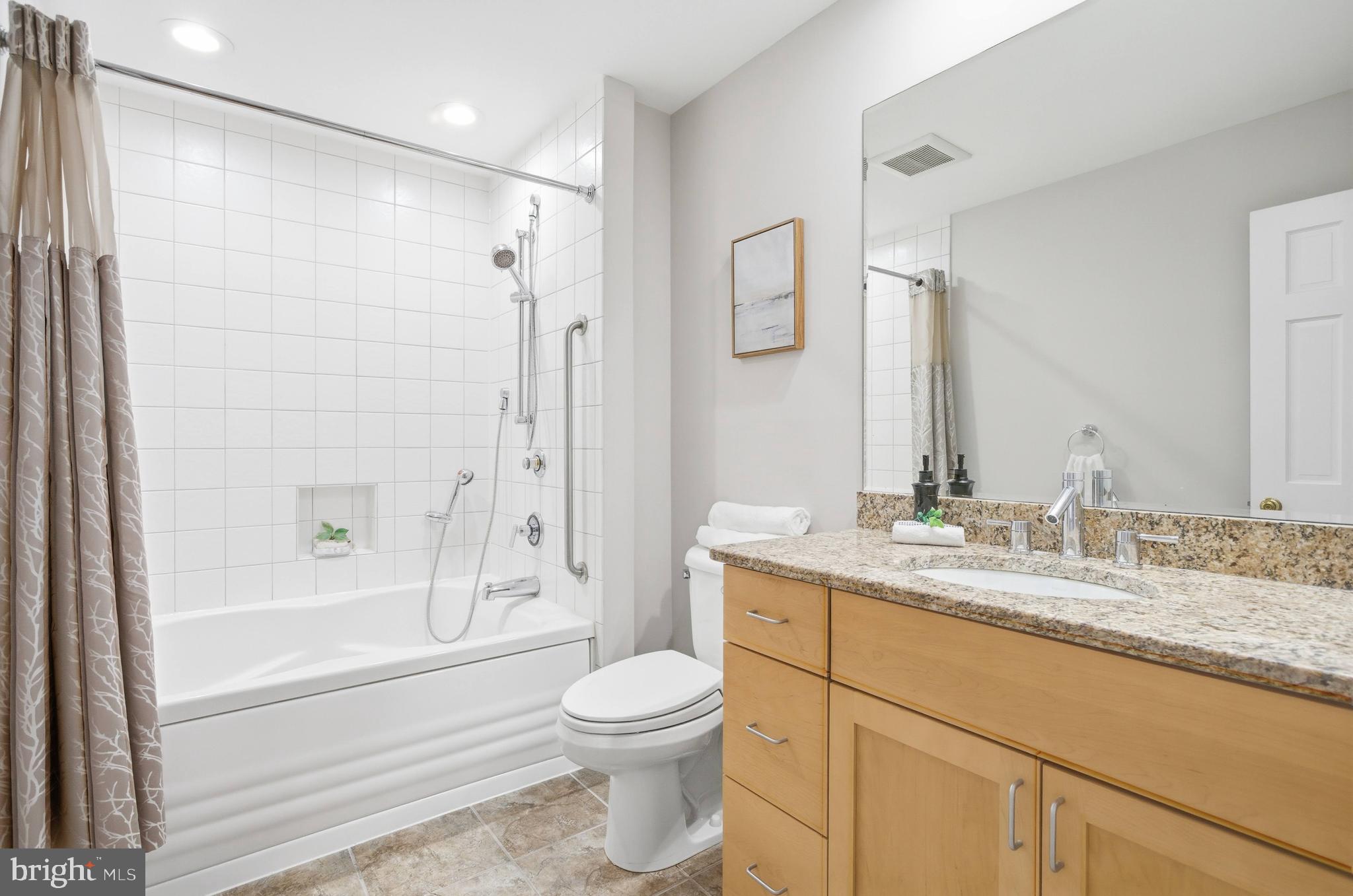 10127 Red Spruce Road Fairfax, VA 22032 - Photo 32 of 53 Upstairs hall bath