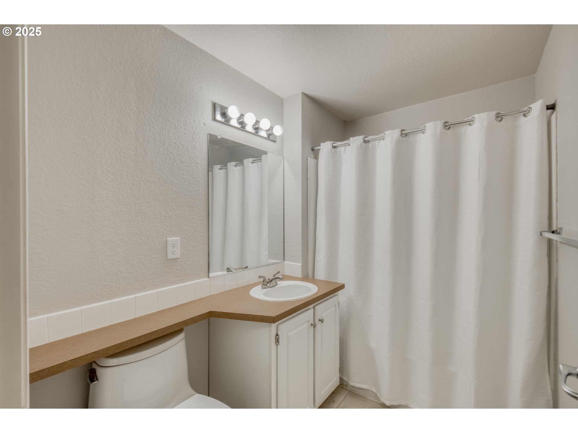 17580 Northwest Springville Road, Unit G5 Portland, OR 97229 - Photo 16 of 31