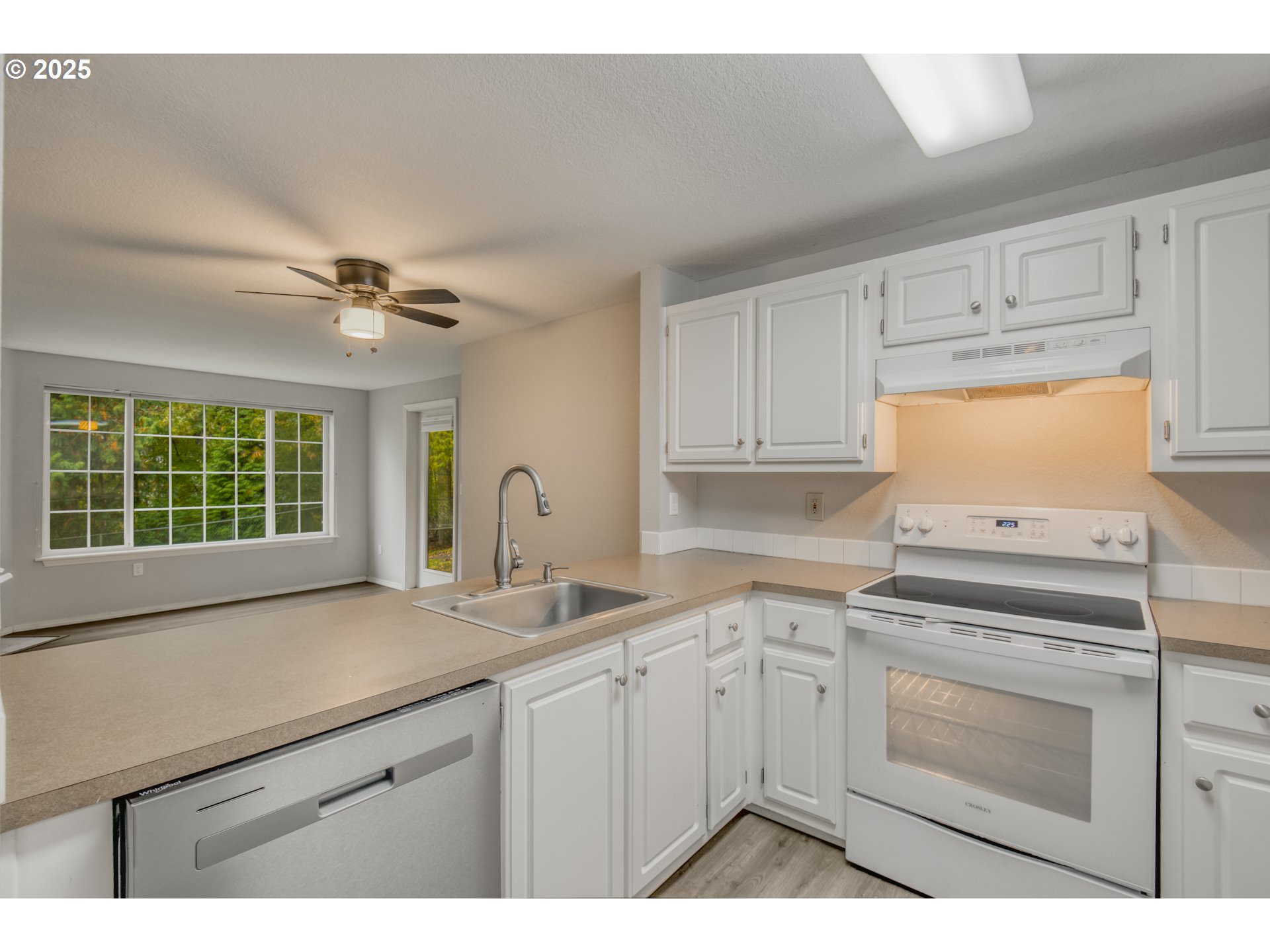 17580 Northwest Springville Road, Unit G5 Portland, OR 97229 - Photo 3 of 31