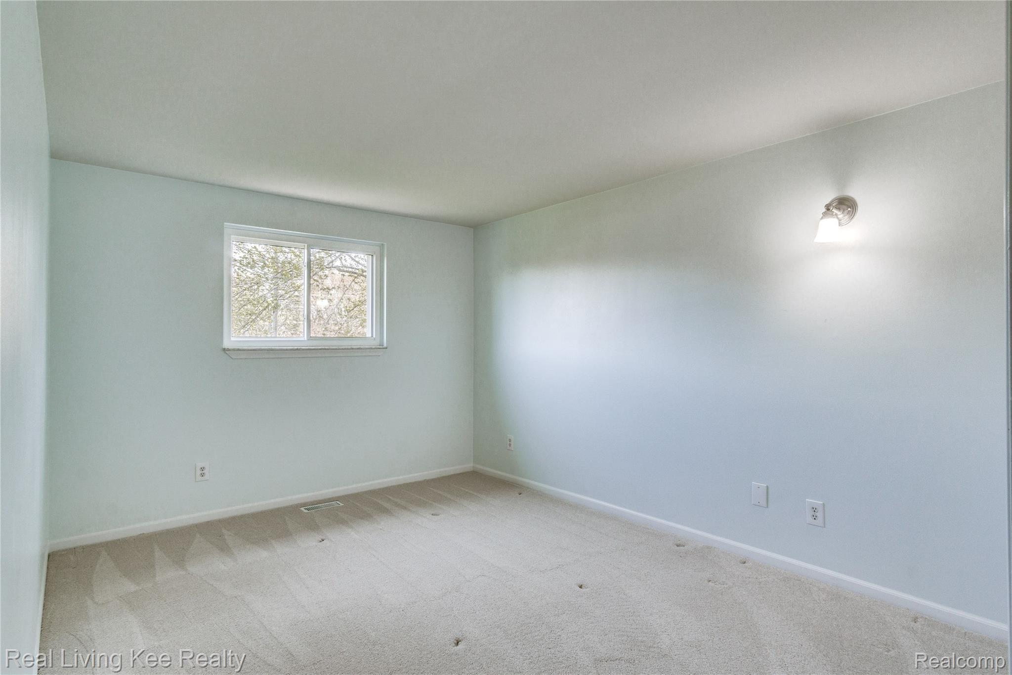 2055 Wayward Drive Rochester, MI 48309 - Photo 36 of 42 Interiors (27 of 37).jpg