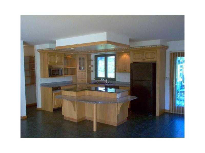 18 Lewis Road Hermon, ME 04401 - Photo 7 of 13 Kitchen.