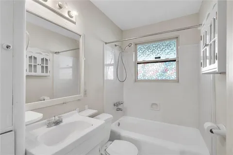 $240,000 | 3501 Derbigny Street, Metairie, LA 70001