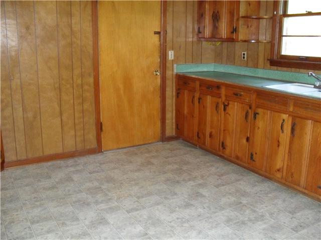 805 Red Boiling Springs Road Lafayette, TN 37083 - Photo 5 of 7