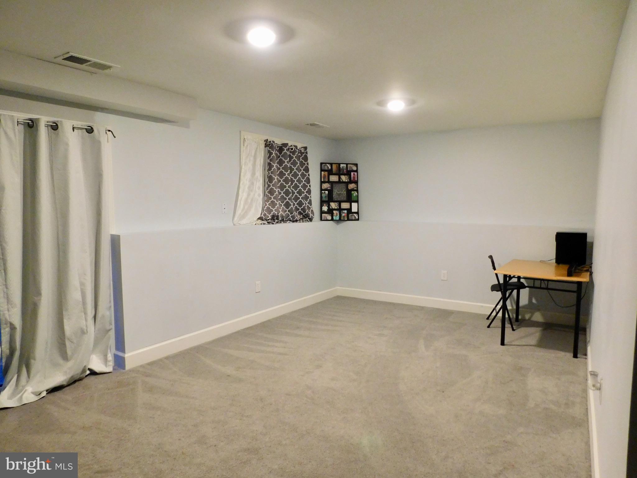 8615 Pilsen Road Randallstown, MD 21133 - Photo 16 of 21 Family /Entertaining area