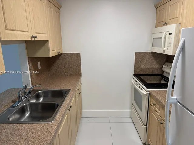 $1,600 | 5505 Northwest 7th Street, Unit W112, Miami, FL 33126