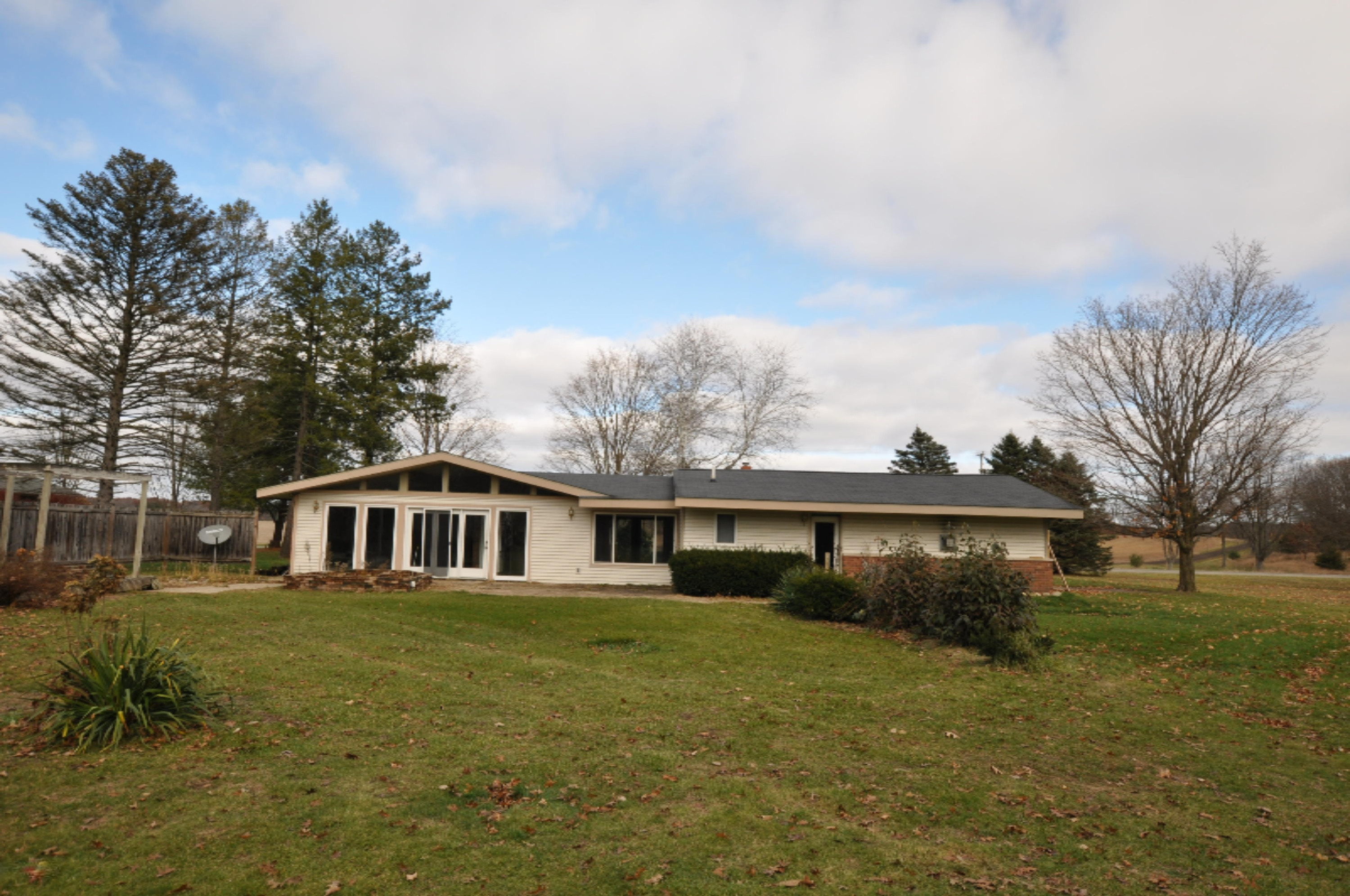 52072 Johnson Road Three Rivers, MI 49093 - Photo 2 of 33 DSC_3766