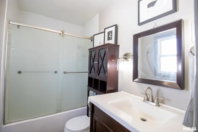 $188,600 | 17511 North Oak Lawn Avenue, Chillicothe, IL 61523