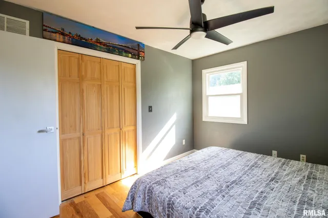 $188,600 | 17511 North Oak Lawn Avenue, Chillicothe, IL 61523