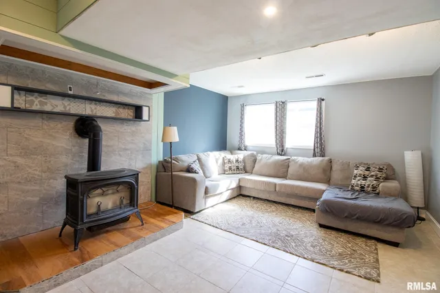 $188,600 | 17511 North Oak Lawn Avenue, Chillicothe, IL 61523