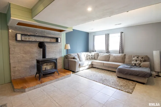 $188,600 | 17511 North Oak Lawn Avenue, Chillicothe, IL 61523