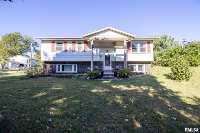 $188,600 | 17511 North Oak Lawn Avenue, Chillicothe, IL 61523