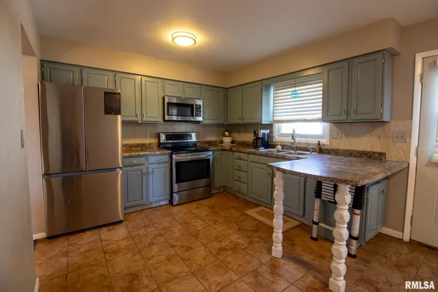 $188,600 | 17511 North Oak Lawn Avenue, Chillicothe, IL 61523