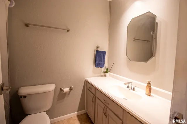 $188,600 | 17511 North Oak Lawn Avenue, Chillicothe, IL 61523