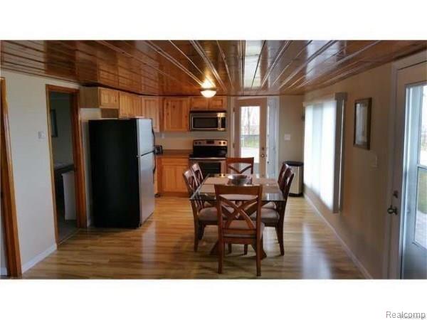 8849 Lakeshore Road Lexington, MI 48450 - Photo 17 of 20