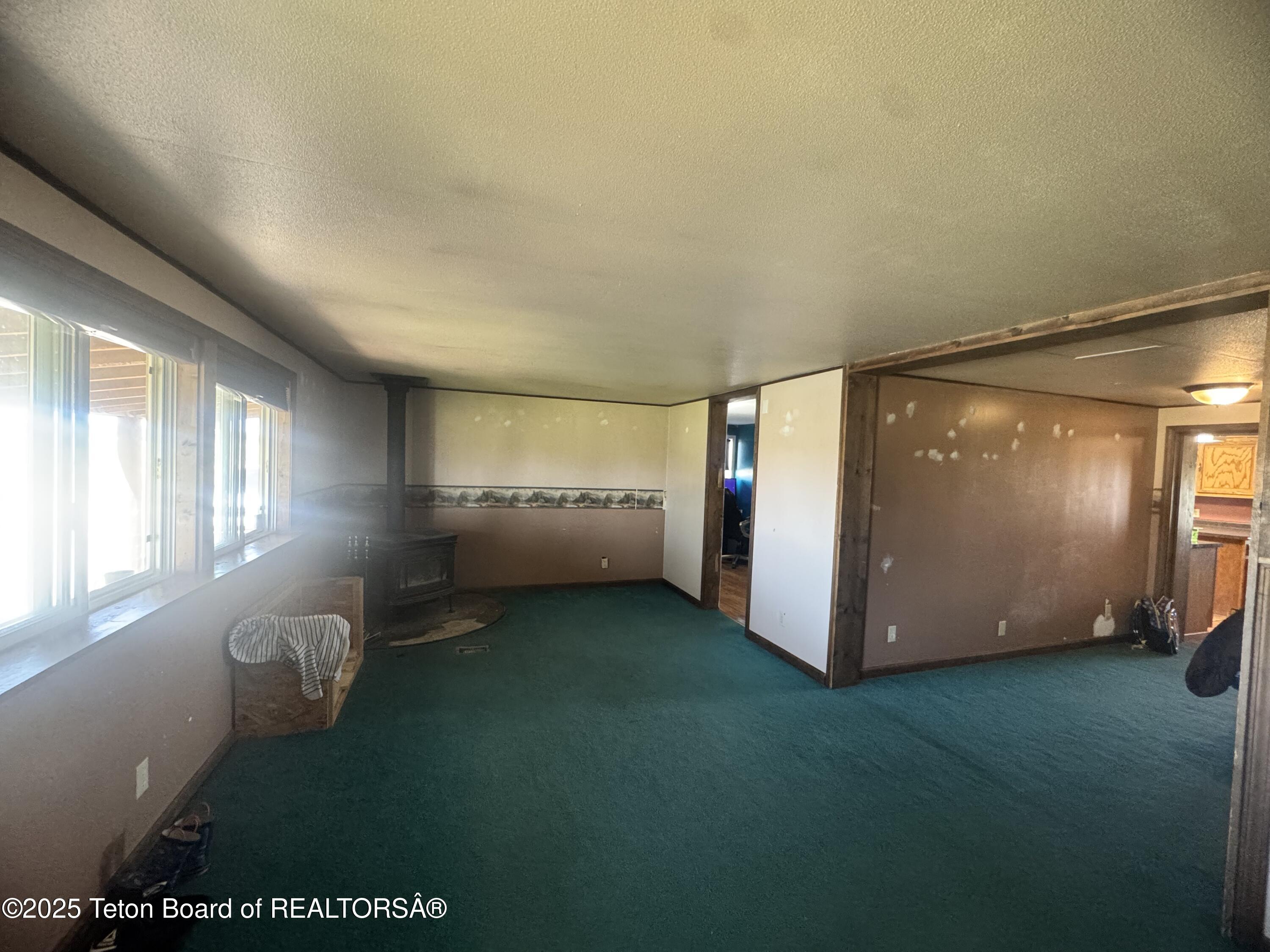 19 Sandy Lane Pinedale, WY 82941 - Photo 5 of 24 Living Room 1