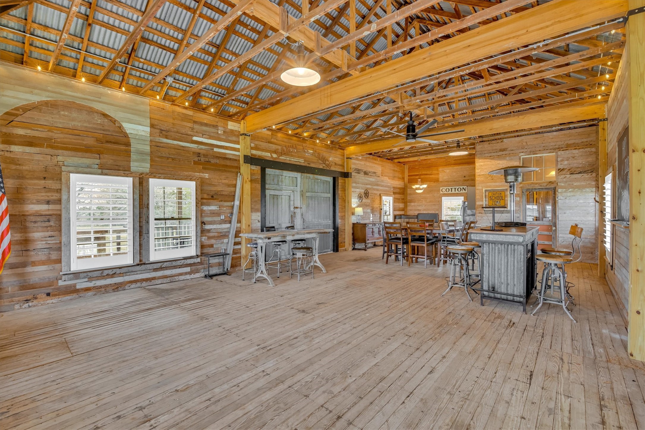 2810 West Old Lockhart Road Muldoon, TX 78949 - Photo 16 of 42 School interior