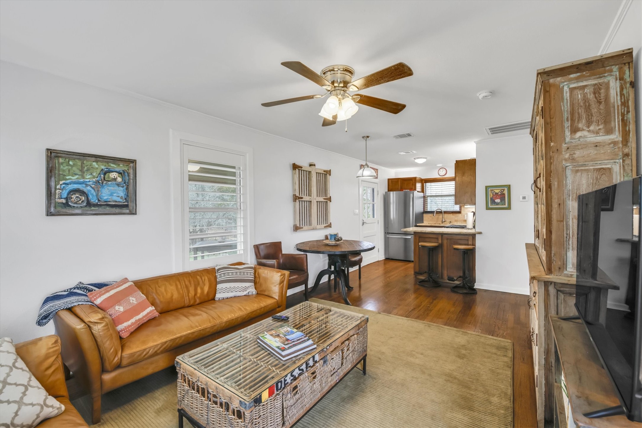 2810 West Old Lockhart Road Muldoon, TX 78949 - Photo 20 of 42 living room Lil House