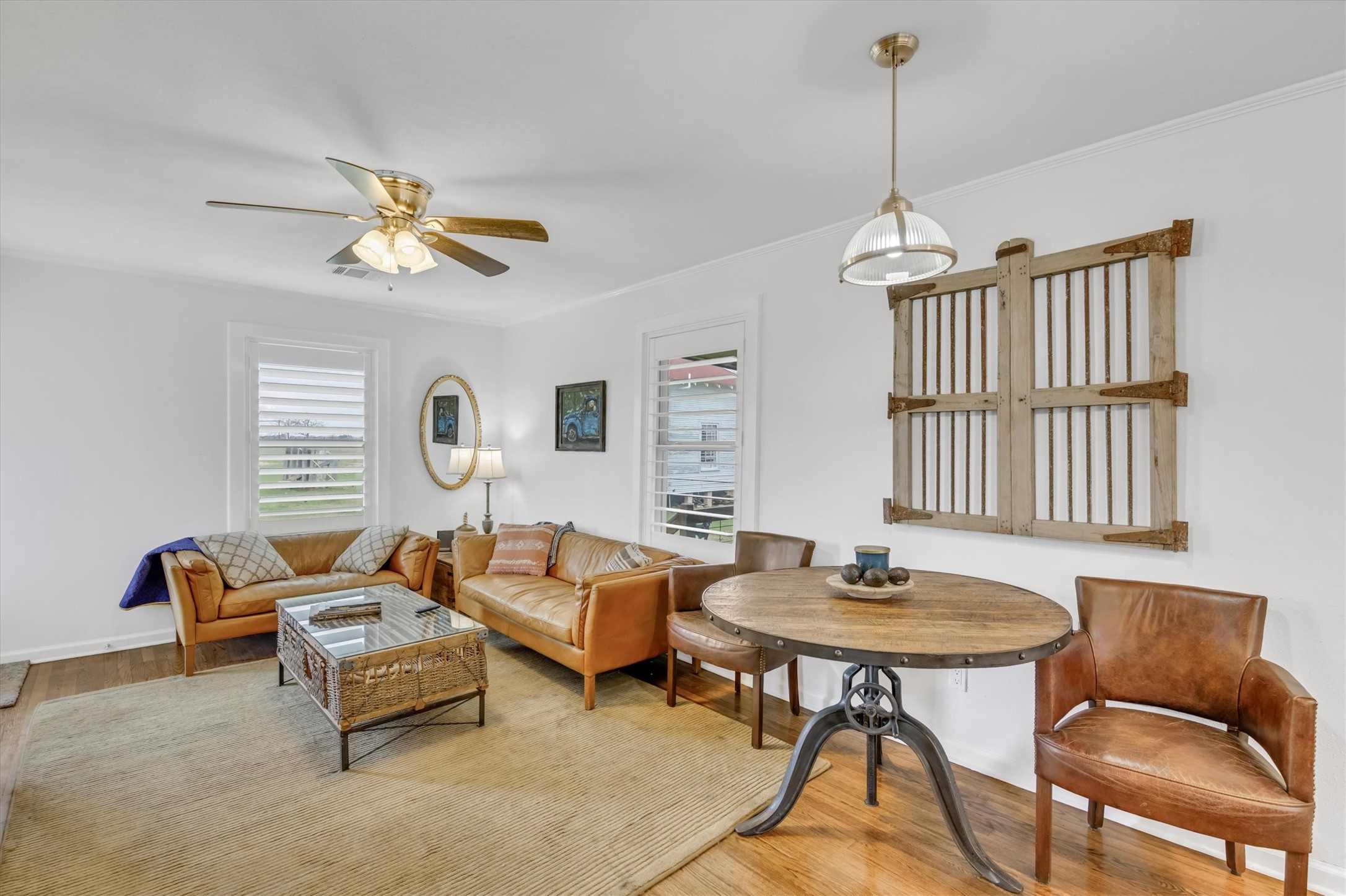 2810 West Old Lockhart Road Muldoon, TX 78949 - Photo 21 of 42 living room Lil House