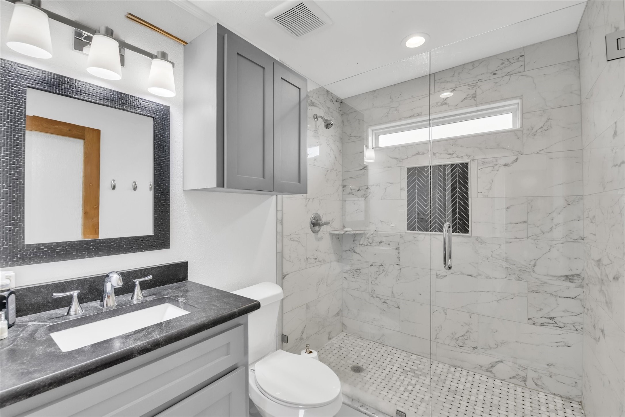 2810 West Old Lockhart Road Muldoon, TX 78949 - Photo 24 of 42 Lil House bathroom