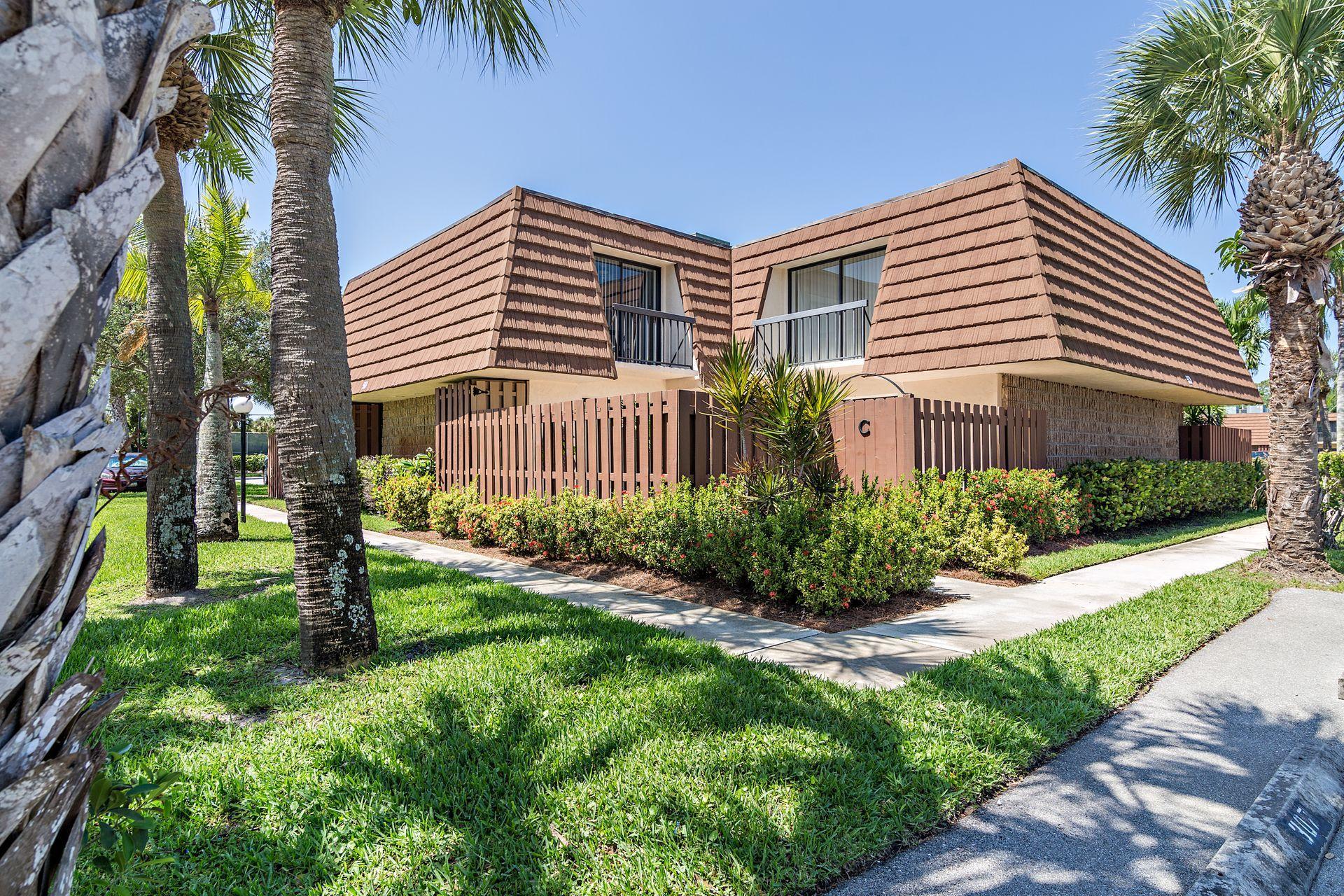 825 Center Street, Unit 50C Jupiter, FL 33458 - Photo 3 of 37 3