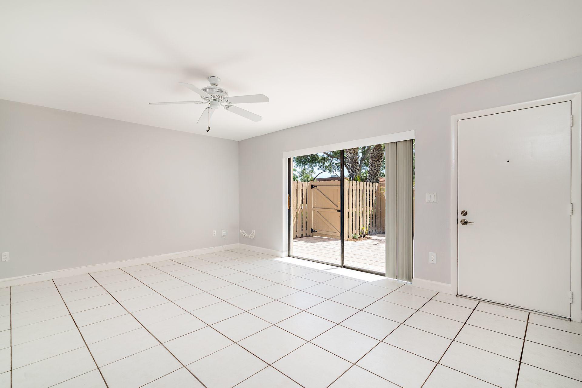825 Center Street, Unit 50C Jupiter, FL 33458 - Photo 8 of 37 8