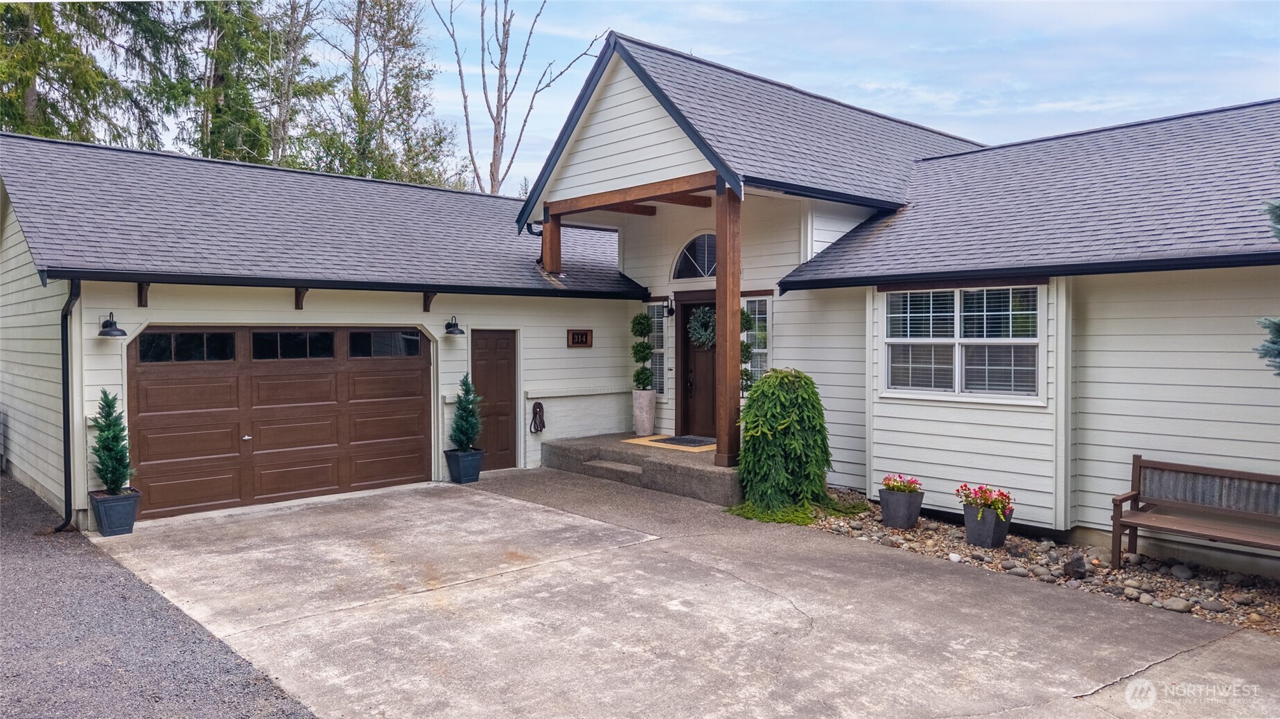 314 Centralia Alpha Road Centralia, WA 98531 - Photo 2 of 40