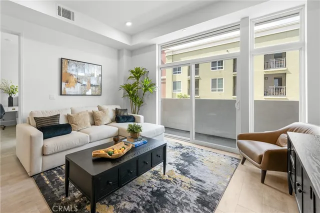 $886,000 | 168 South Monterey Street, Unit 310, Alhambra, CA 91801