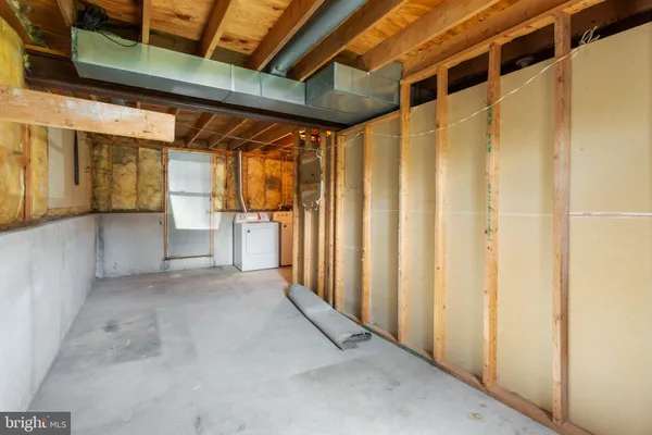 a view of walk in closet