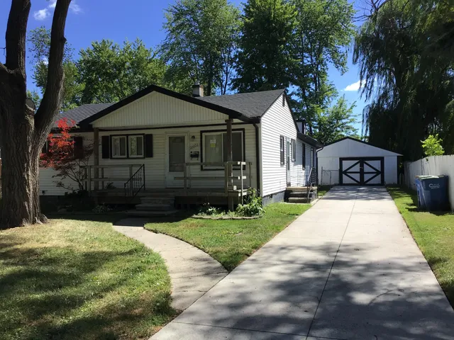 $180,000 | 23822 Wellington Avenue, Warren, MI 48089