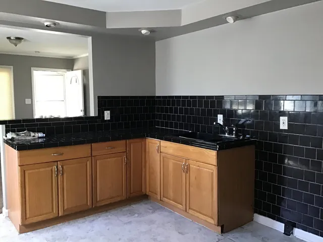 $180,000 | 23822 Wellington Avenue, Warren, MI 48089