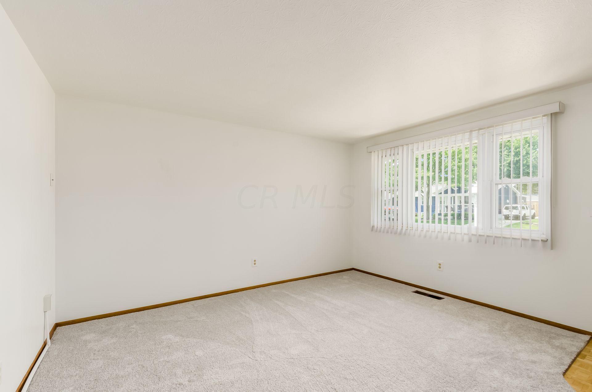 2065 Tupsfield Road Columbus, OH 43229 - Photo 6 of 38 Gallery Image 6