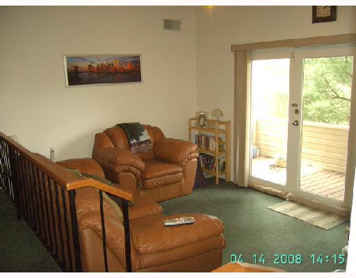 1402 Kenzie Road Pittsburgh, PA 15205 - Photo 3 of 8 Living Room.