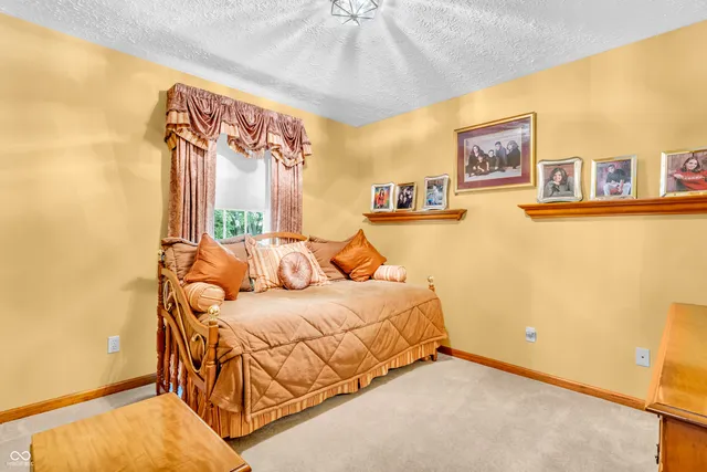 $349,900 | 6605 Private Road 110 West, Brazil, IN 47834