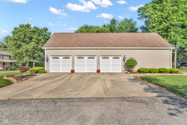 $349,900 | 6605 Private Road 110 West, Brazil, IN 47834