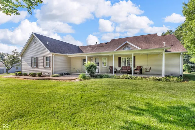 $349,900 | 6605 Private Road 110 West, Brazil, IN 47834