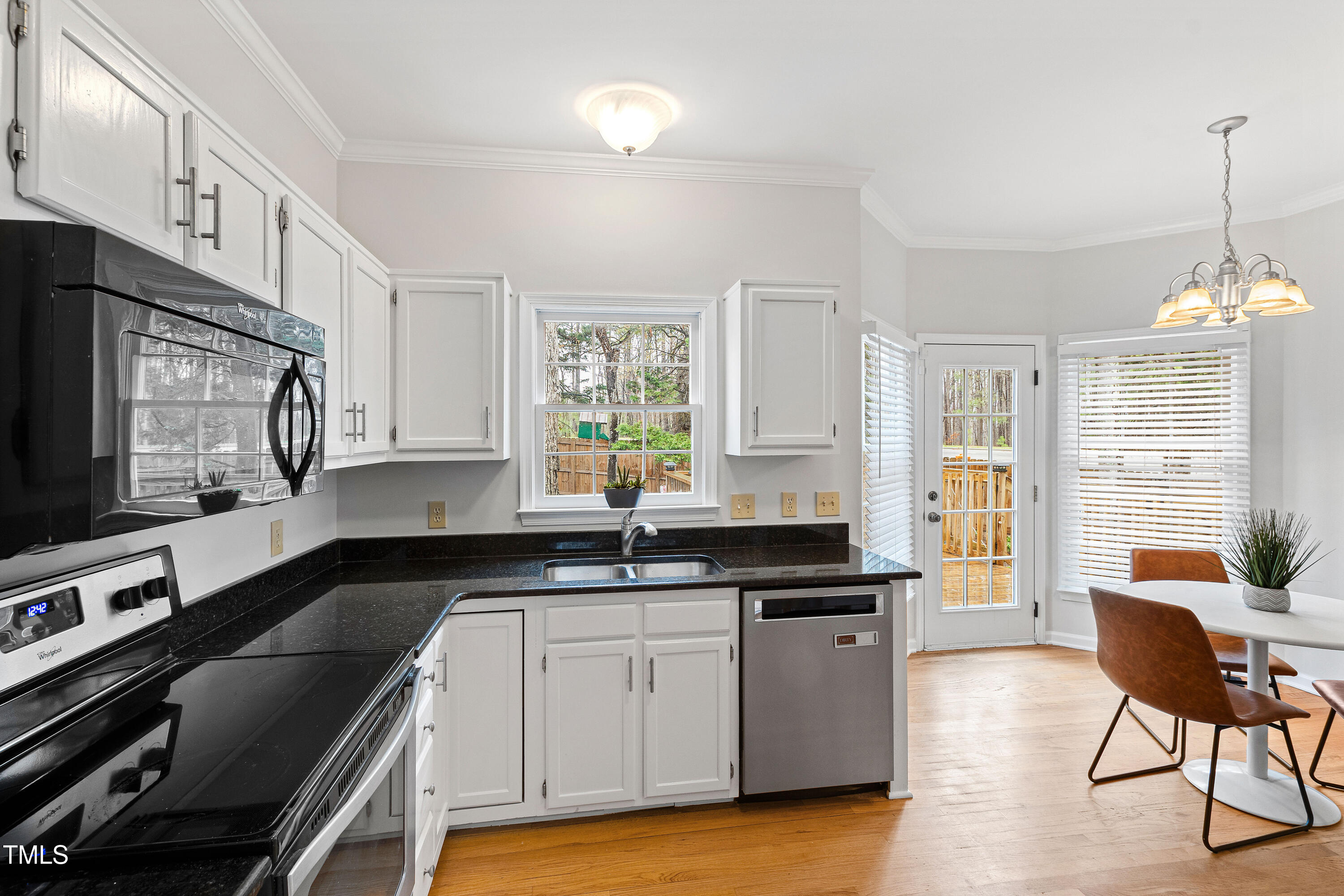 9724 Dansington Court Raleigh, NC 27615 - Photo 17 of 39 Kitchen