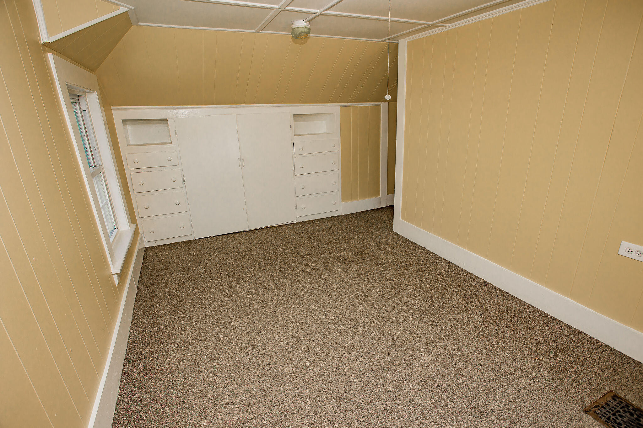 260 Weld Street Dixfield, ME 04224 - Photo 5 of 17 AF6A6501