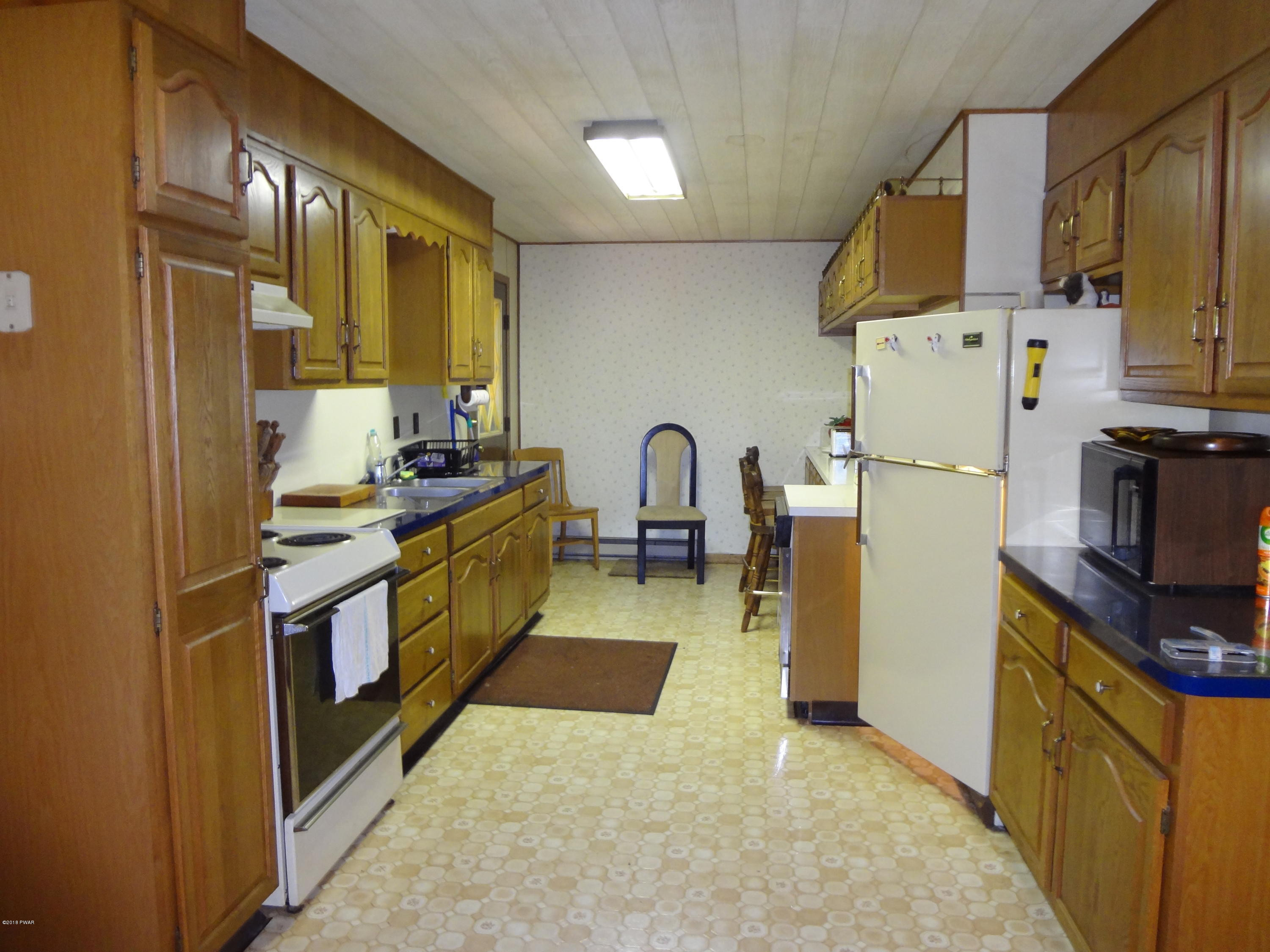 246 Perry Road Greentown, PA 18426 - Photo 8 of 24