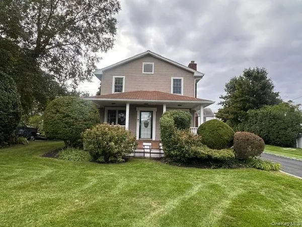 $3,950 | 22 Cedar Street, Kings Park, NY 11754