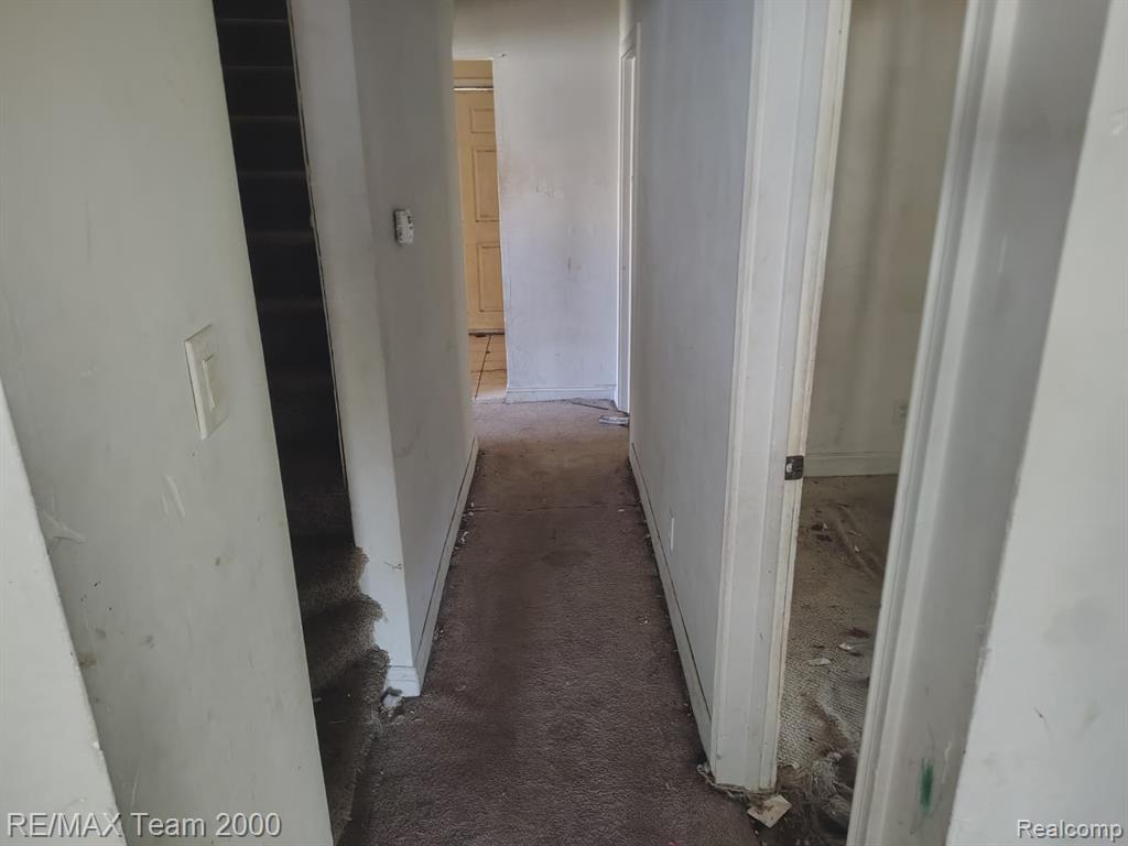 20890 Ridgemont Road Harper Woods, MI 48225 - Photo 12 of 19 Gallery Image 12