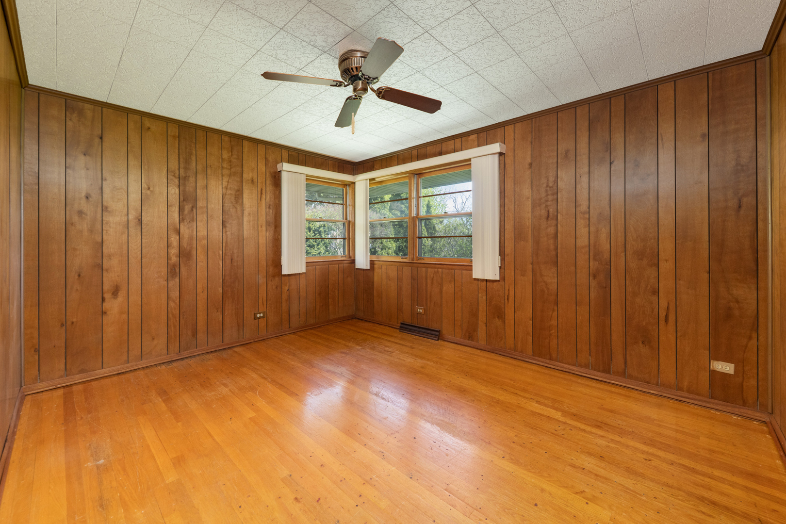4S629 Radcliff Road Naperville, IL 60563 - Photo 15 of 42 Gallery Image 15