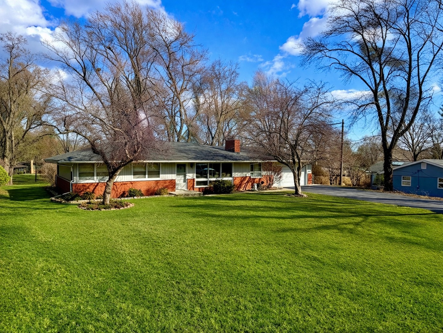 4S629 Radcliff Road Naperville, IL 60563 - Photo 2 of 42 Gallery Image 2