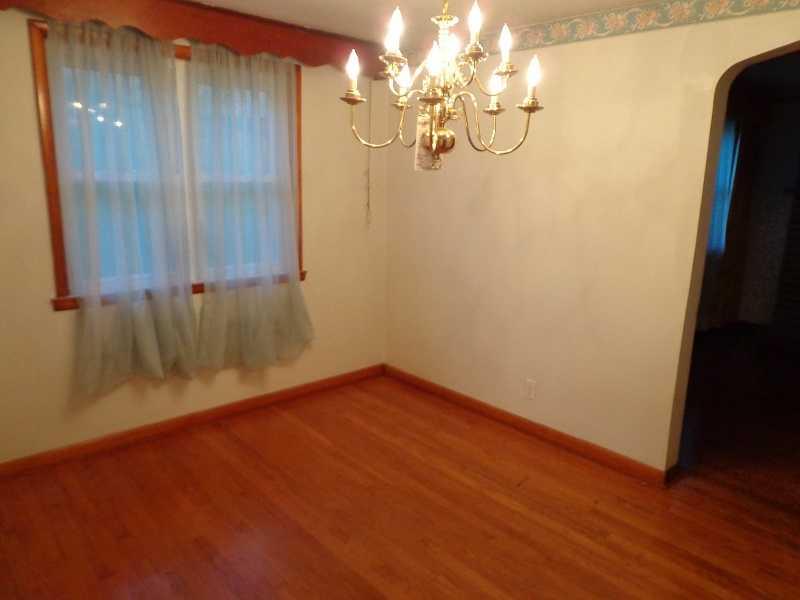 8 Crestview Drive McKees Rocks, PA 15136 - Photo 10 of 21 Dining Room.