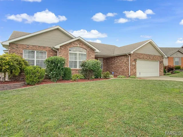 $455,000 | 209 Heritage Street, Columbia, IL 62236