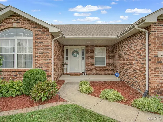 $455,000 | 209 Heritage Street, Columbia, IL 62236