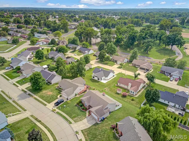 $455,000 | 209 Heritage Street, Columbia, IL 62236