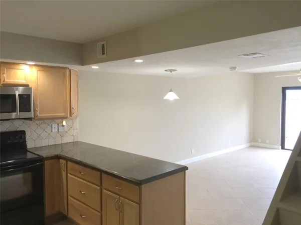 $2,399 | 1100 Crystal Lake Drive, Unit 110, Deerfield Beach, FL 33073